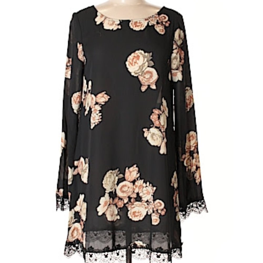 Floral lace trim bell sleeve dress 70s inspired